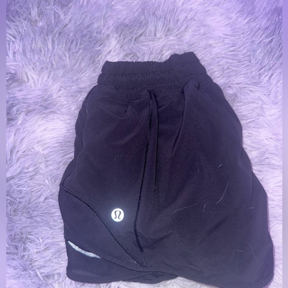 black lululemon hotty hot shorts size 4